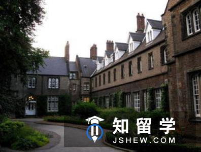 英国萨赛克斯大学提高商科申请要求